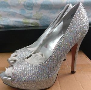 NEW Worthington Silver Glitter Heels